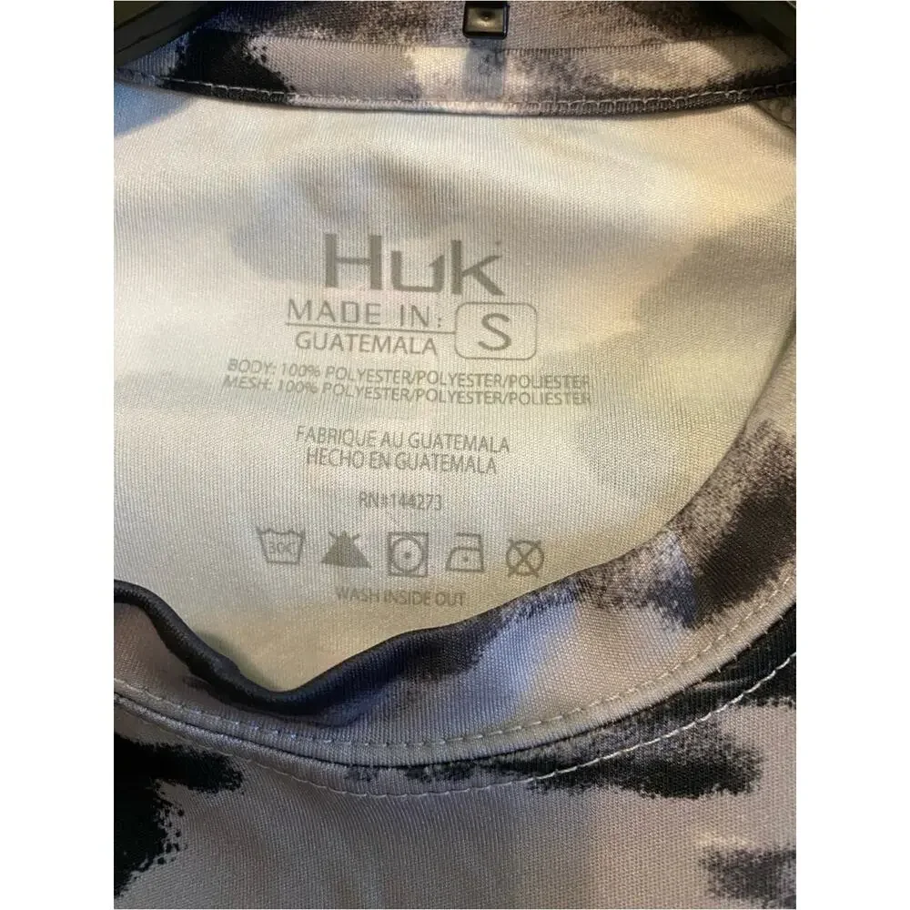 Huk Long-Sleeve Performance Top Black & White Camo men’s Small Moisture Wicking
